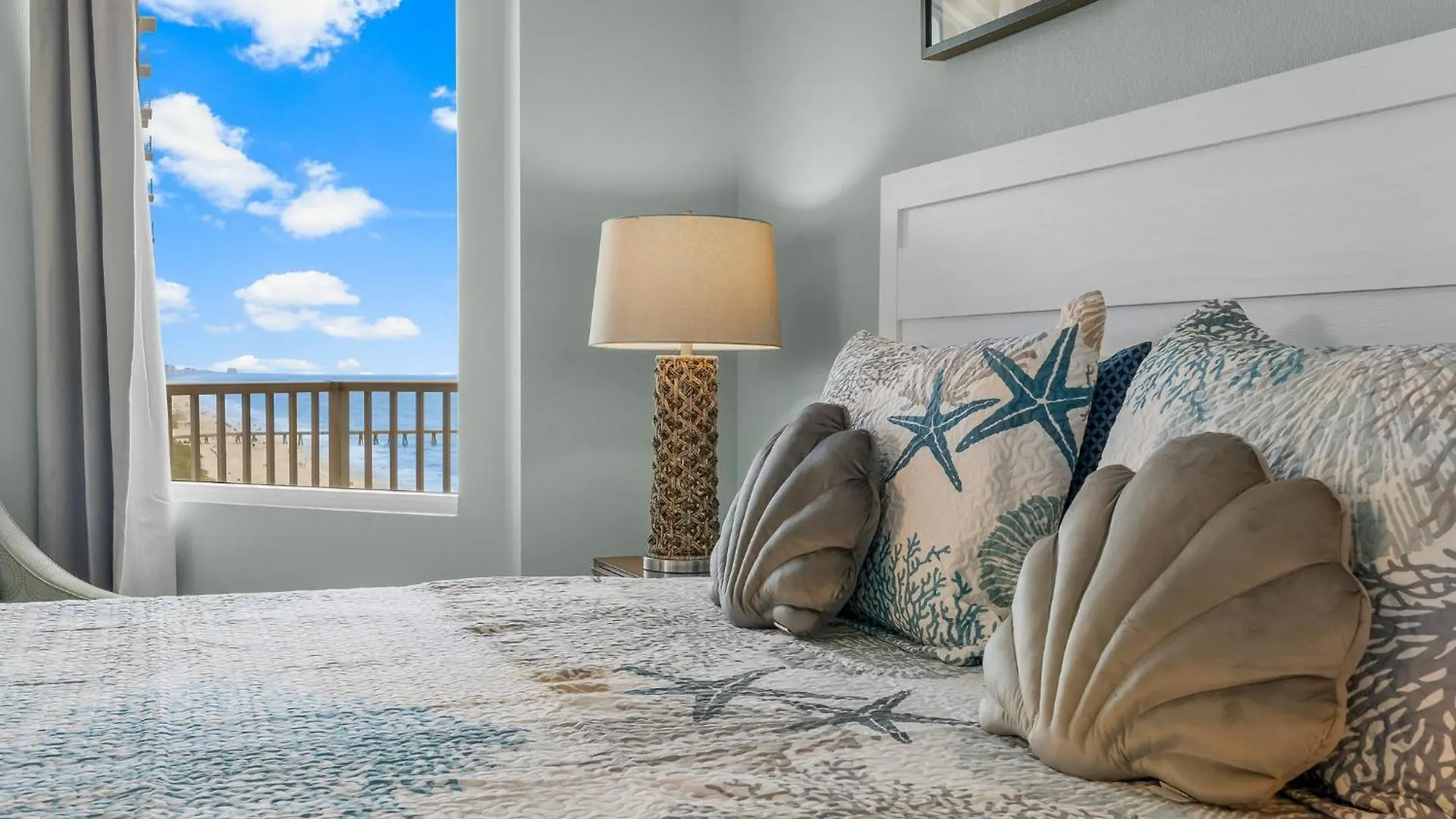 Stunning 3Br Corner Tidewater Resort Beachfront Condo! Sleeps 10! By Dolce Vita Getaways Pcb! Panama City Beach 0*,  Stati Uniti
