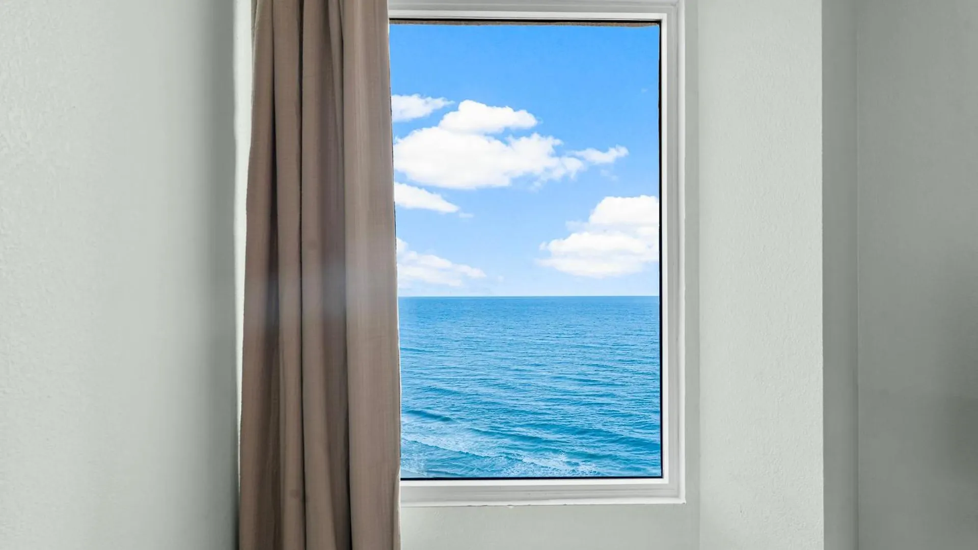 Stunning 3Br Corner Tidewater Resort Beachfront Condo! Sleeps 10! By Dolce Vita Getaways Pcb! Panama City Beach