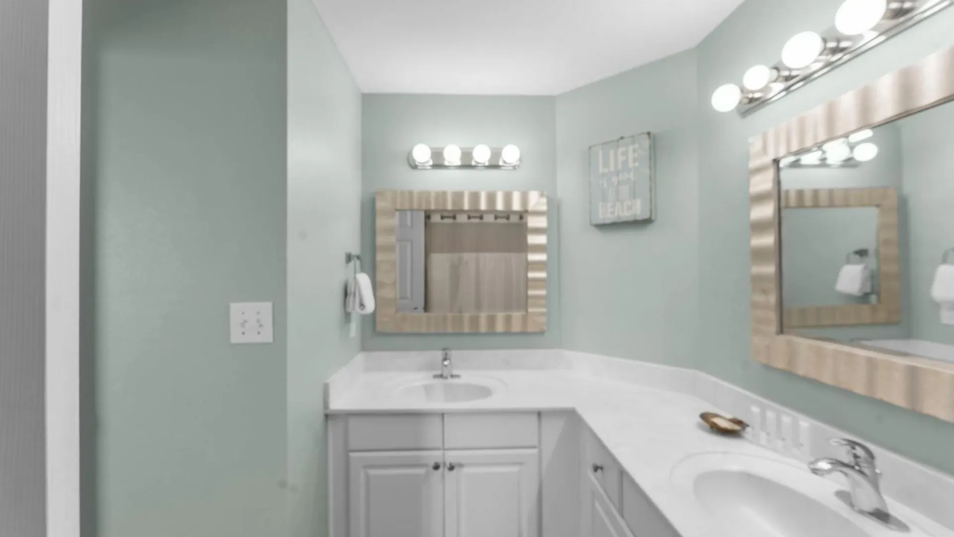 Stunning 3Br Corner Tidewater Resort Beachfront Condo! Sleeps 10! By Dolce Vita Getaways Pcb! Panama City Beach Apartment